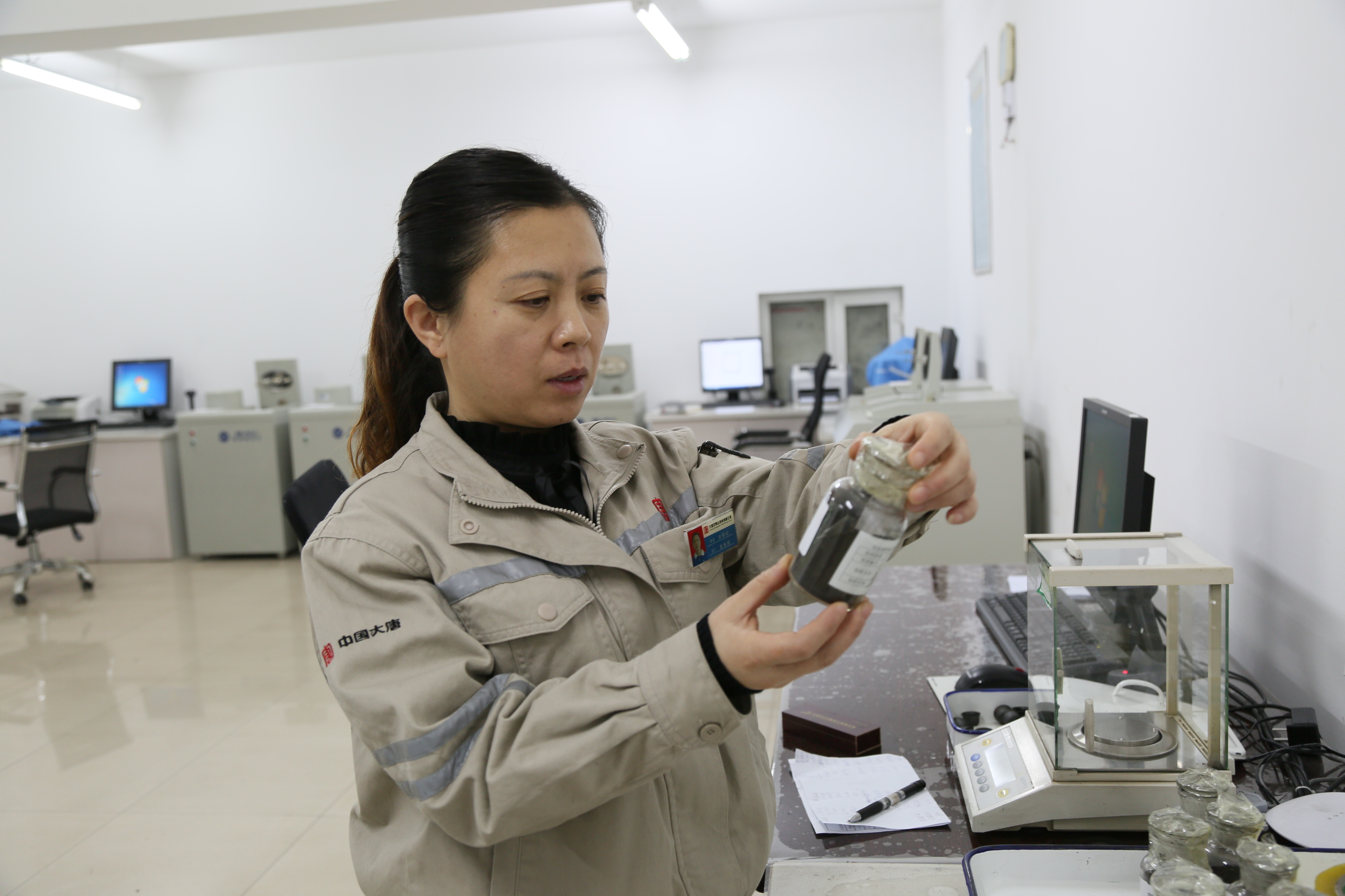 1680500371732085579.jpg 汝丽红工作照.jpg