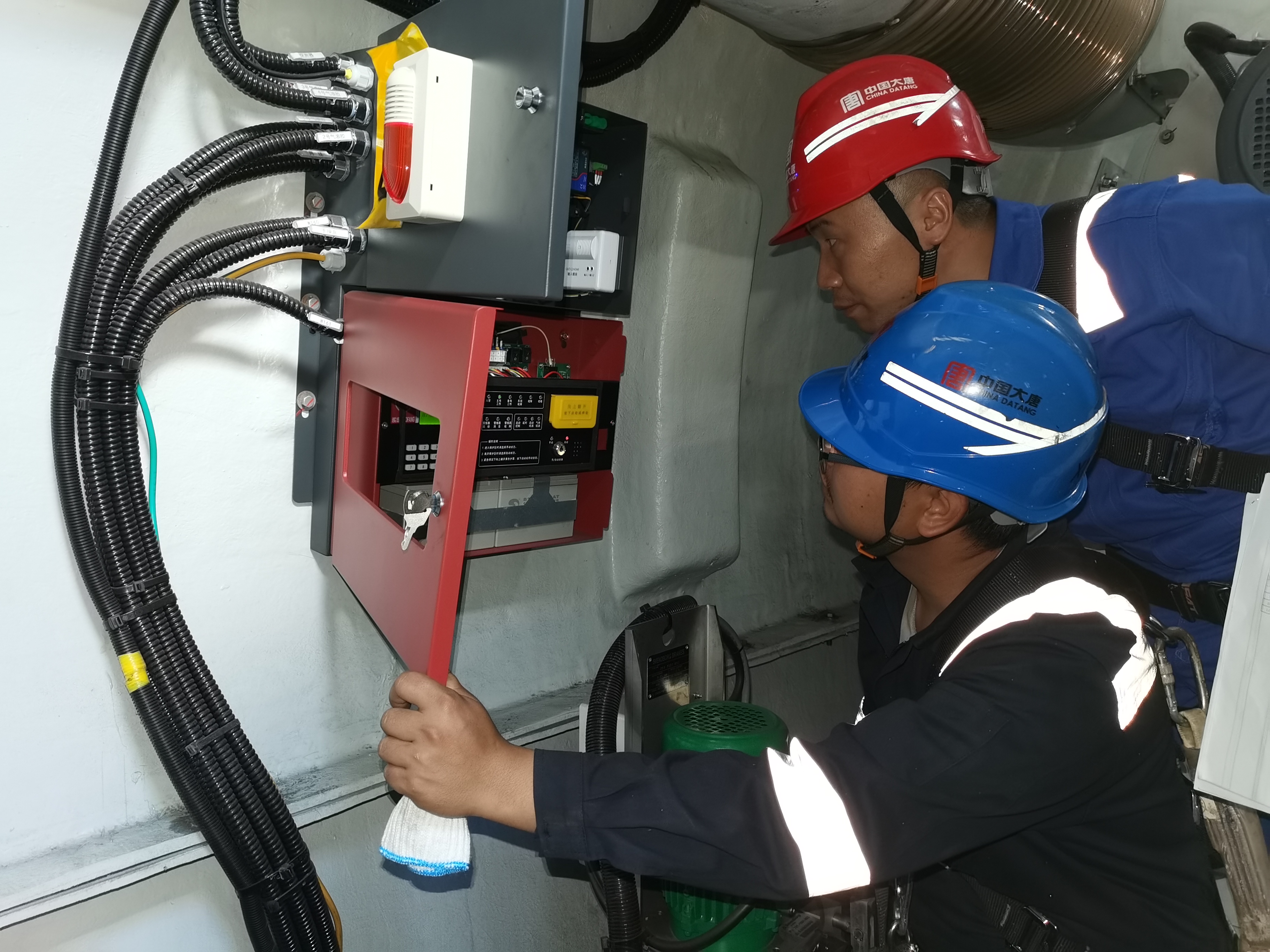 1690263426109017736.jpg 05.对白龙山风电场风机消防系统进行试验.jpg