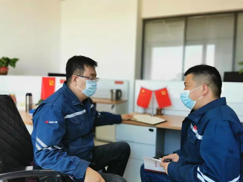 1695626286528018056.jpg 常态化开展党员群众谈心谈话,及时掌握职工“急难愁盼”问题.jpg