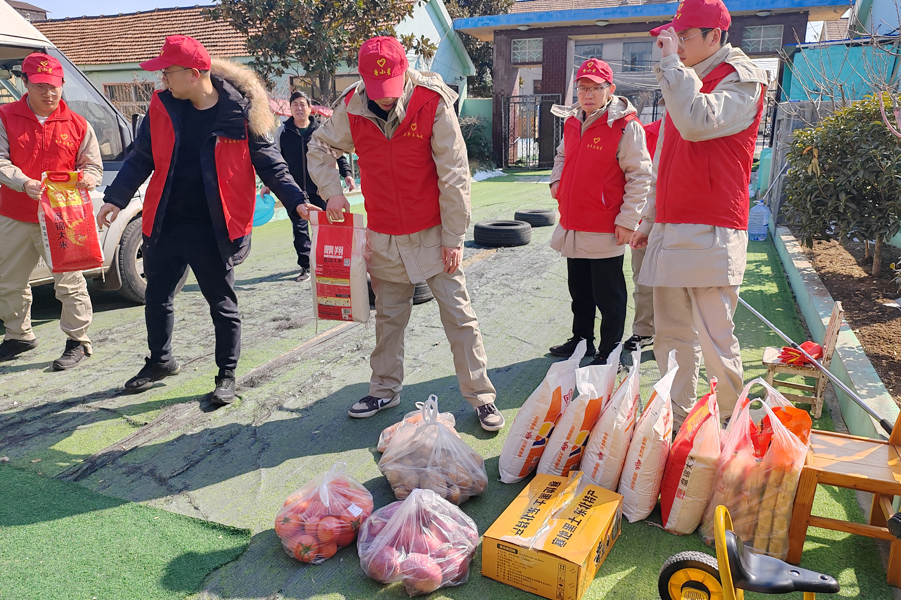 1709621304272016888.jpg 黄岛发电公司 学习雷锋 (1).jpg